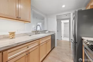 Photo #6: 425022447 Listing