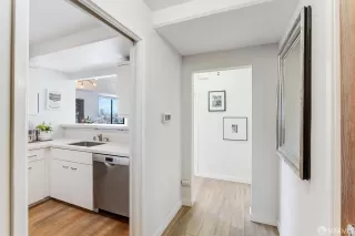 Photo #3: 425022534 Listing