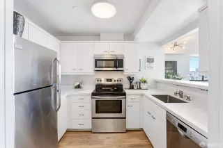 Photo #4: 425022534 Listing