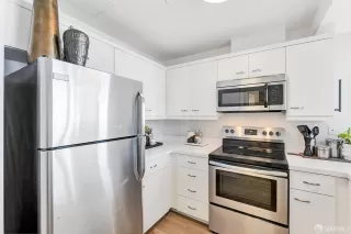 Photo #6: 425022534 Listing