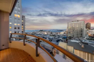 Photo #2: 425022567 Listing