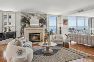 Photo #6: 425022567 Listing