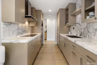 Photo #4: 425023066 Listing