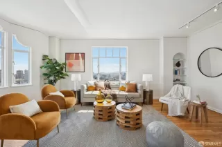 Photo #3: 425023234 Listing