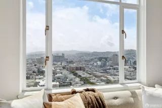 Photo #4: 425023234 Listing