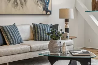 Photo #3: 425023262 Listing 