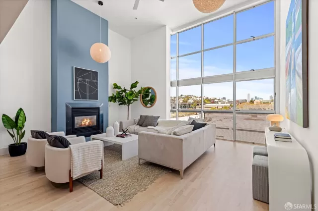 MLS: 425023488 Condo For Sale