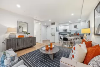 Photo #2: 425023730 Listing