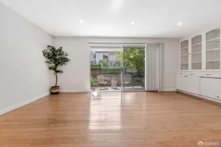 Photo #3: 425023755 Listing