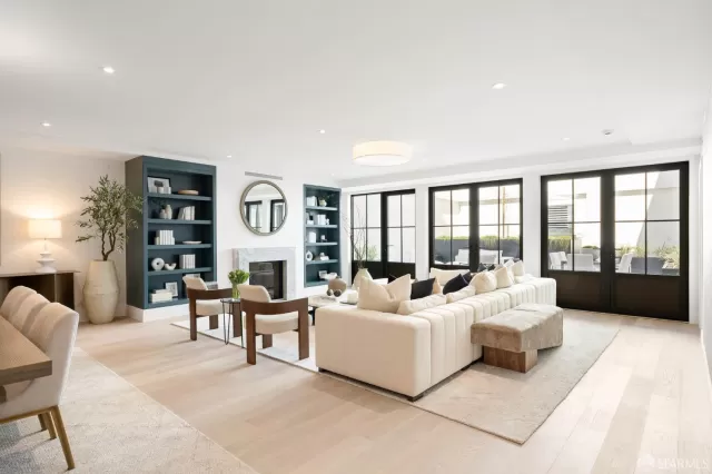 MLS: 425023773 Condo For Sale