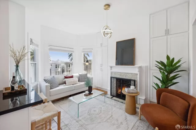 MLS: 425024308 Condo For Sale