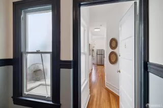 Photo #4: 425024308 Listing