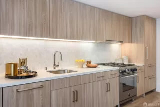 Photo #2: 425024355 Listing