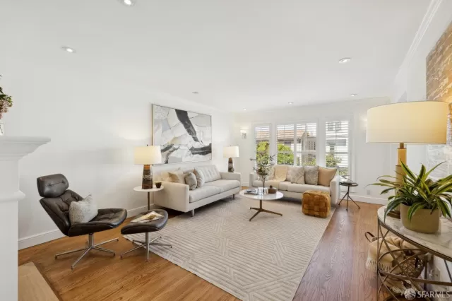 MLS: 425024381 Condo For Sale