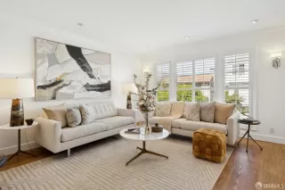 Photo #6: 425024381 Listing