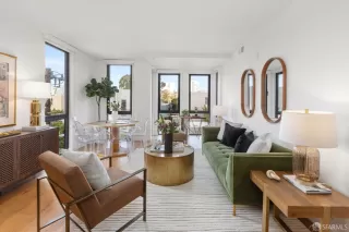 Photo #2: 425024399 Listing 