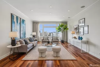 Photo #2: 425024443 Listing