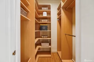 Photo #5: 425024443 Listing