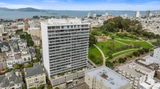 Photo #2: 425024648 Listing 