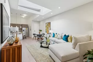 Photo #5: 425024938 Listing