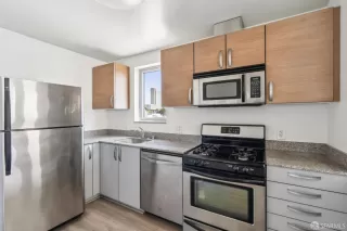 Photo #3: 425025037 Listing 