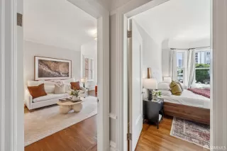 Photo #6: 425025101 Listing