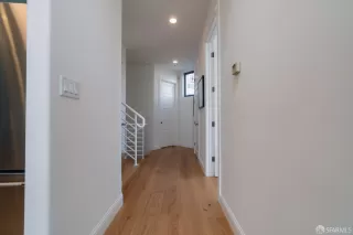 Photo #4: 425025144 Listing