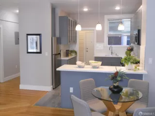 Photo #3: 425025182 Listing