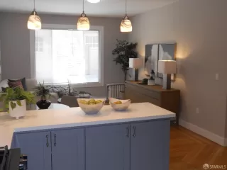 Photo #4: 425025182 Listing