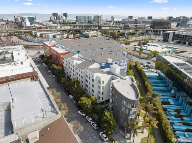 MLS: 425025217 Condo For Sale