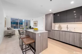 Photo #1: 425025257 Listing 