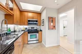 Photo #2: 425025524 Listing