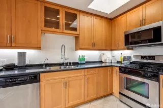 Photo #4: 425025524 Listing