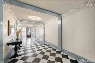 Photo #5: 425025761 Listing