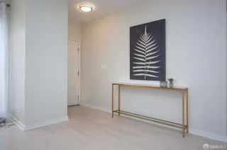 Photo #3: 425026383 Listing 