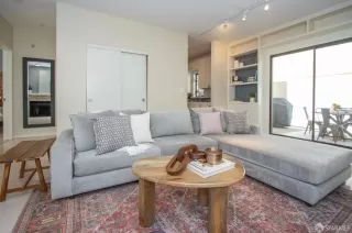 Photo #4: 425026383 Listing 