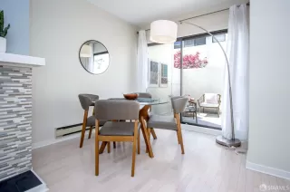 Photo #5: 425026383 Listing 