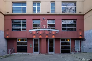 Photo #4: 425026462 Listing 