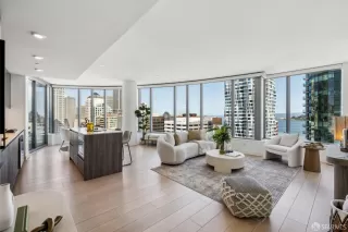 Photo #3: 425026569 Listing 