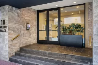 Photo #4: 425026590 Listing 