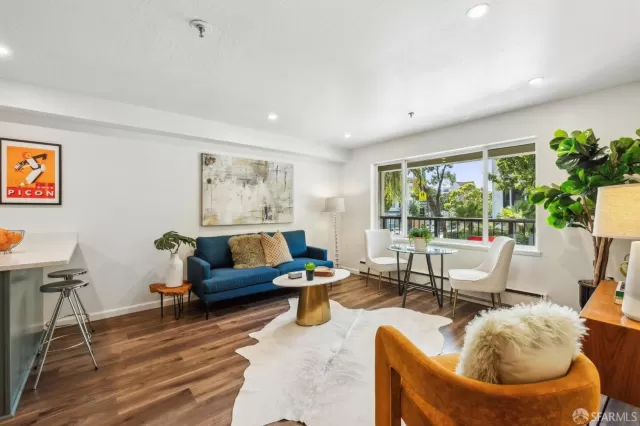 MLS: 425026608 Condo For Sale