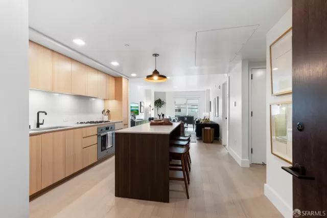 MLS: 425026631 Condo For Sale