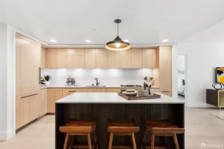 Photo #3: 425026631 Listing