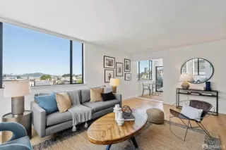 Photo #3: 425026835 Listing