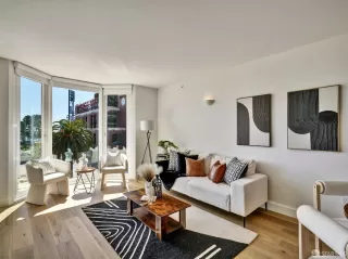 Photo #3: 425027200 Listing 