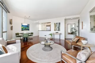 Photo #5: 425027419 Listing