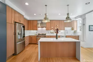 Photo #3: 425027677 Listing