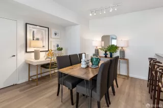 Photo #3: 425027890 Listing