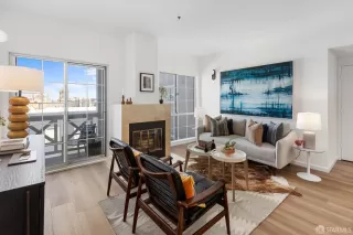 Photo #5: 425027890 Listing