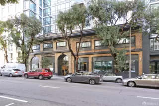 Photo #1: 425027913 Listing